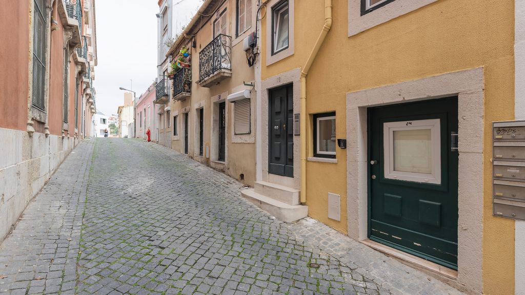 1BDR w/ Terrace in Alfama Centre by LovelyStay