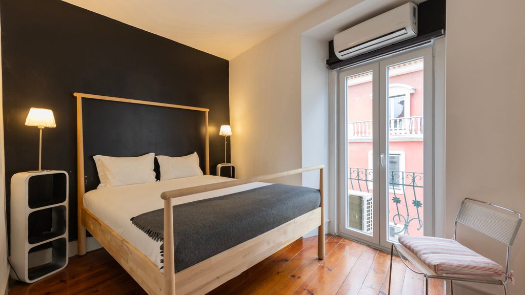 Chiado Center 1BDR Flat by LovelyStay