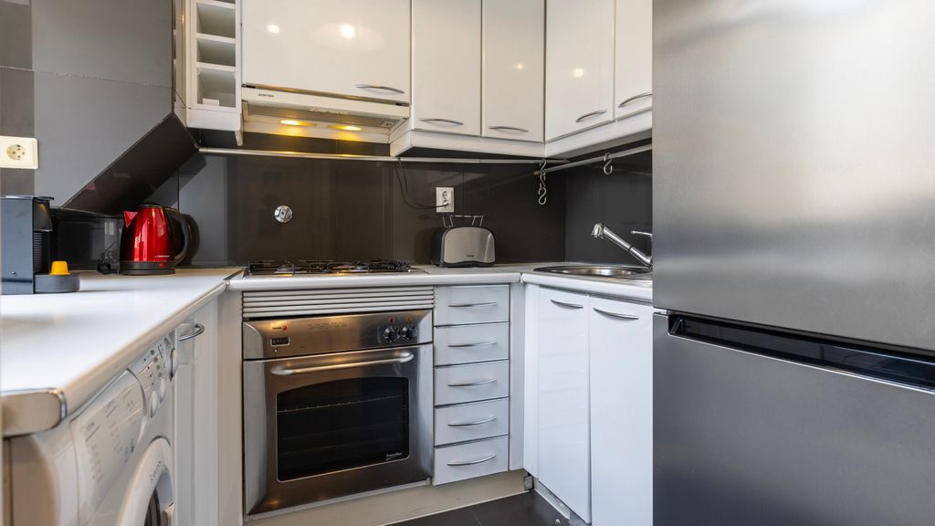 Chiado Center 1BDR Flat by LovelyStay