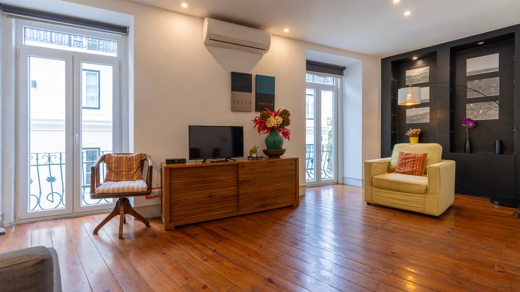 Chiado Center 1BDR Flat by LovelyStay