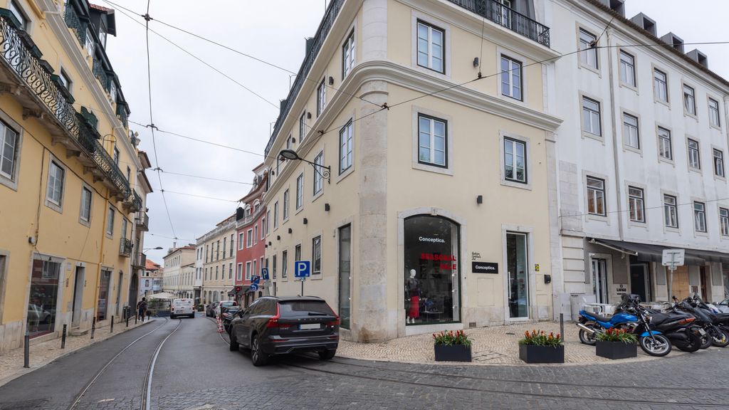 Chiado Center 1BDR Flat by LovelyStay