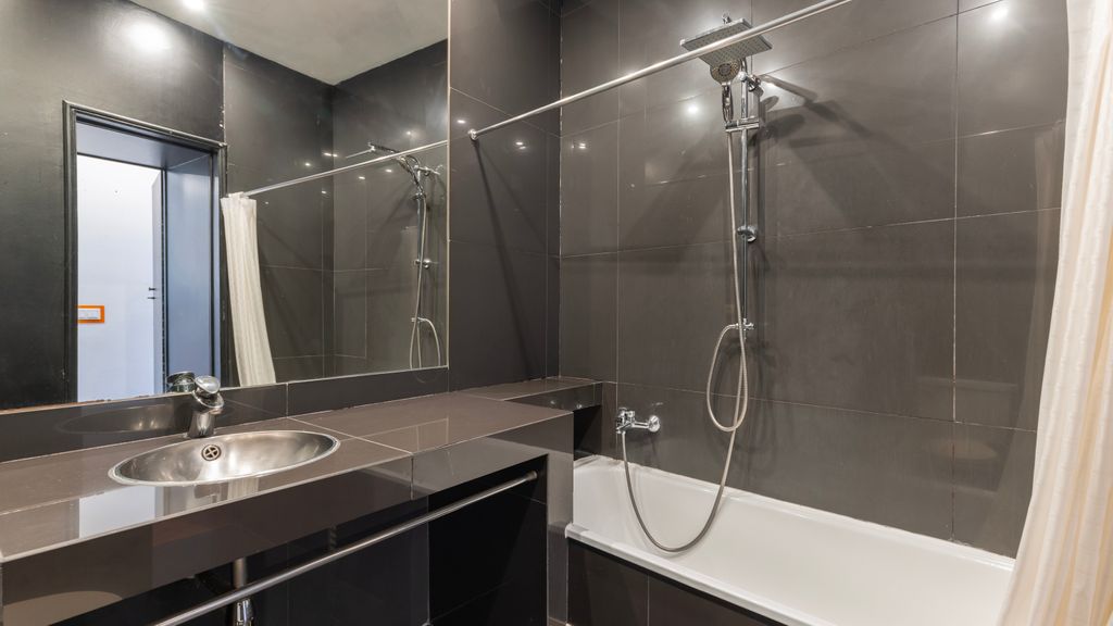 Chiado Center 1BDR Flat by LovelyStay