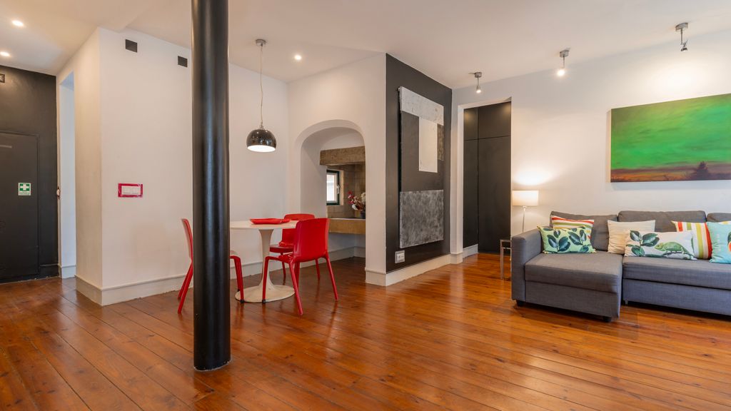Chiado Center 1BDR Flat by LovelyStay