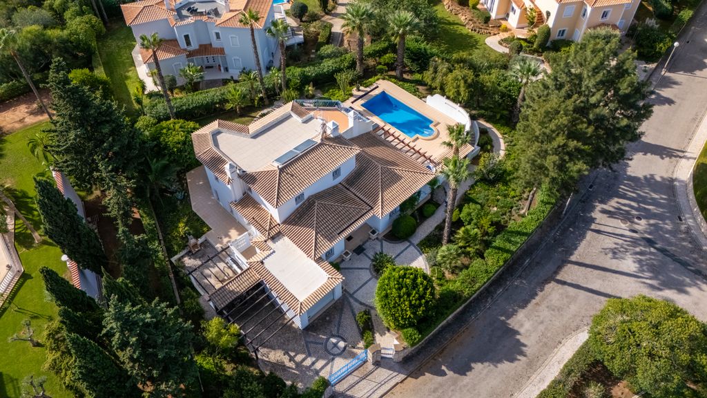 Villa w/ Pool, Garden, Sea View & Fiber Internet by LovelyStay