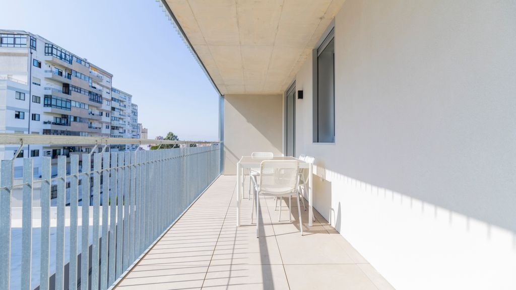Infante Studio w/ Parking by LovelyStay