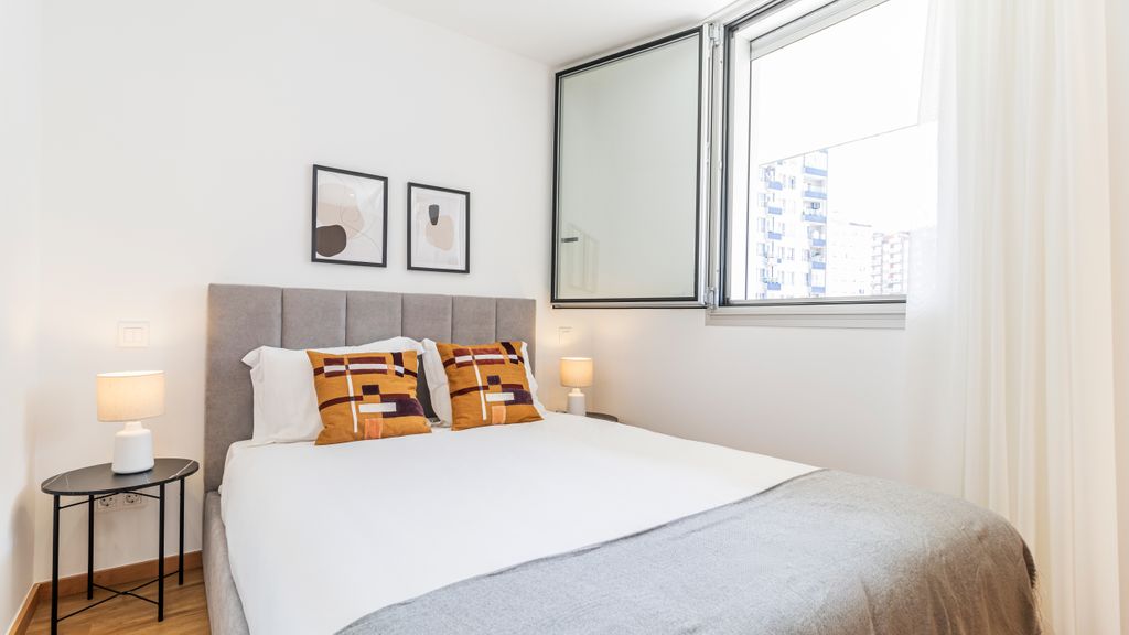 Infante Studio w/ Parking by LovelyStay