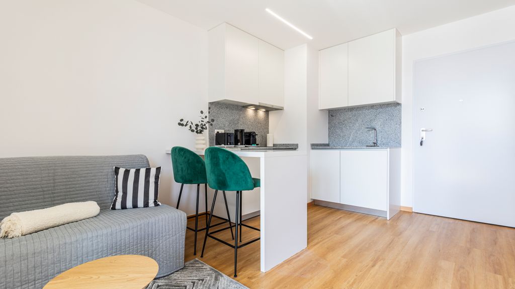 Infante Studio w/ Parking by LovelyStay