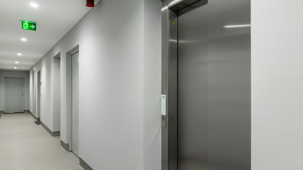 Infante Studio w/ Parking by LovelyStay