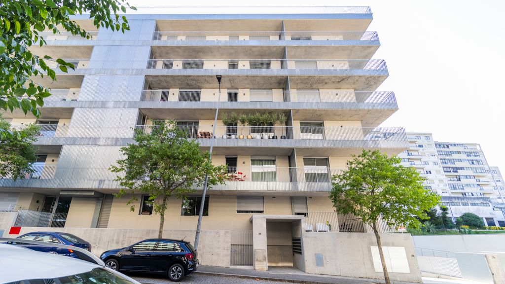 Infante Studio w/ Parking by LovelyStay
