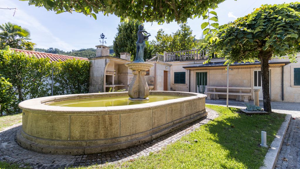 Quinta do Fontanário by LovelyStay