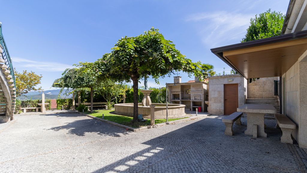 Quinta do Fontanário by LovelyStay