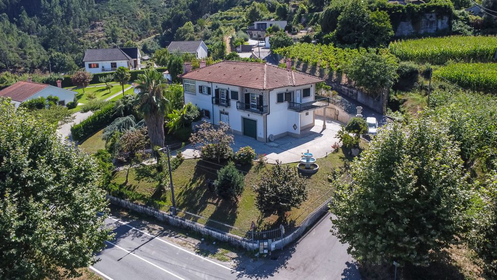 Quinta do Fontanário by LovelyStay