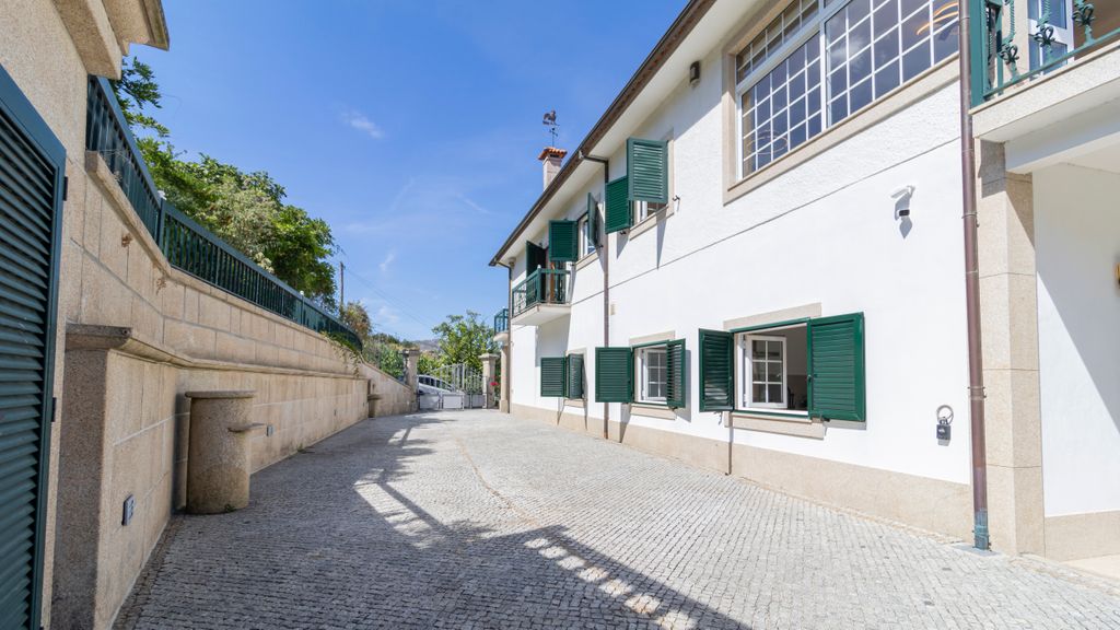 Quinta do Fontanário by LovelyStay