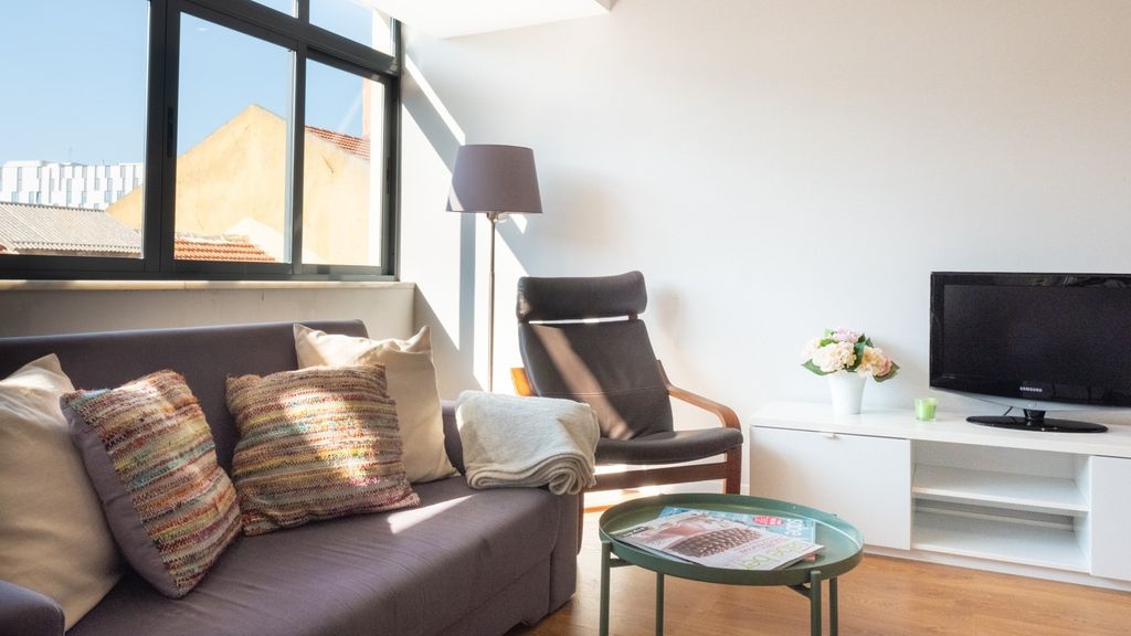 Bright & Central Apartment by LovelyStay