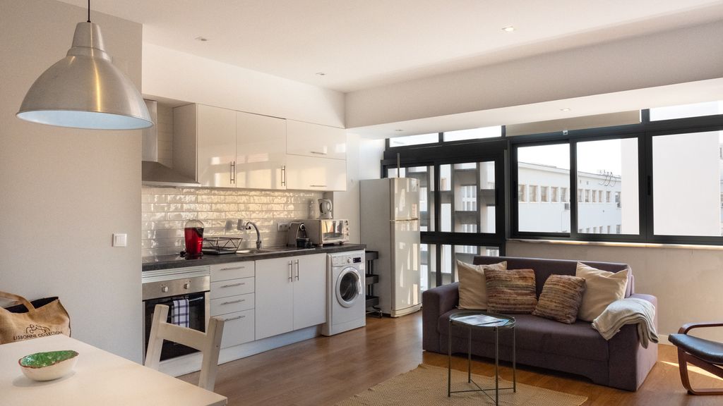 Bright & Central Apartment by LovelyStay