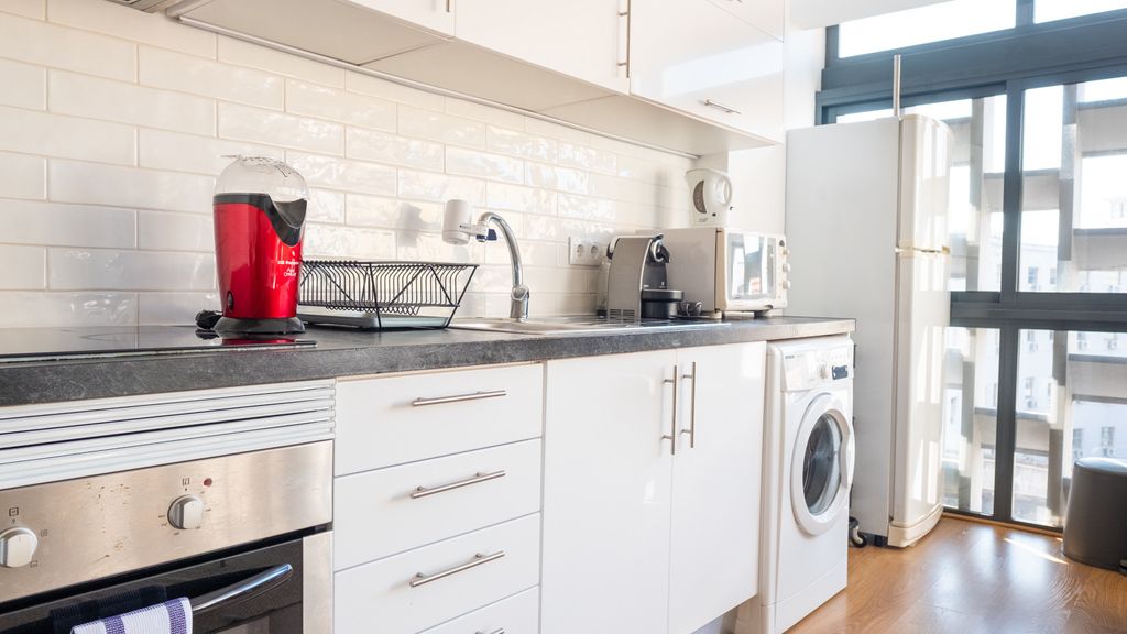 Bright & Central Apartment by LovelyStay