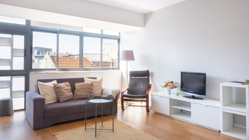 Bright & Central Apartment by LovelyStay