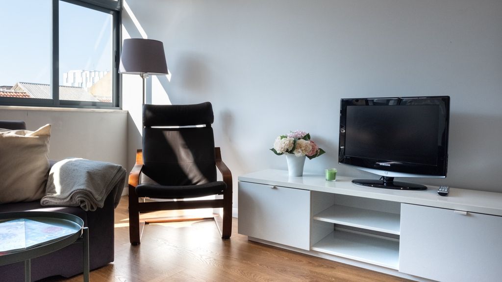 Bright & Central Apartment by LovelyStay