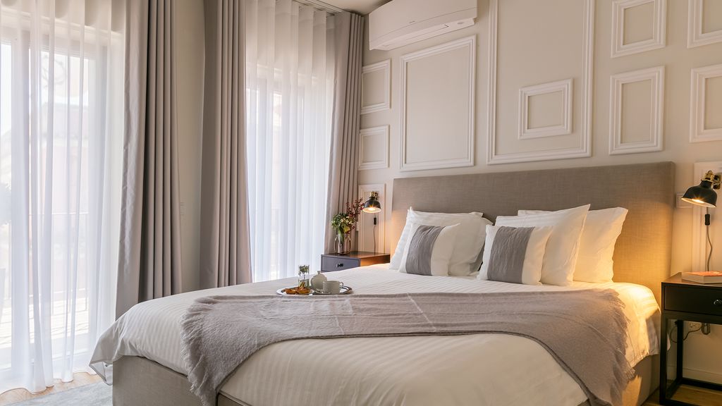 Central 2BDR Apartment with Balcony by LovelyStay