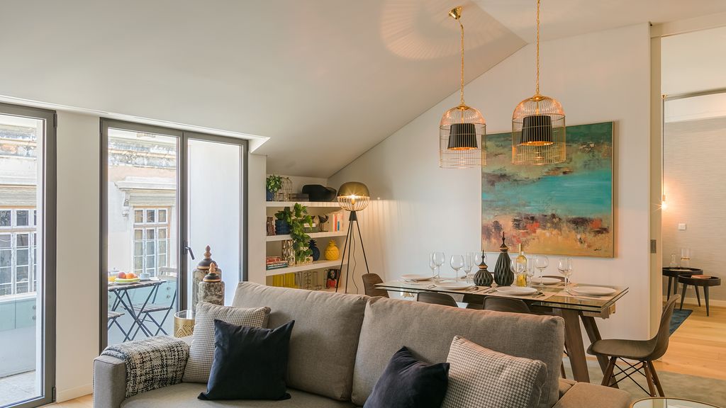 Central 2BDR Apartment with Balcony by LovelyStay