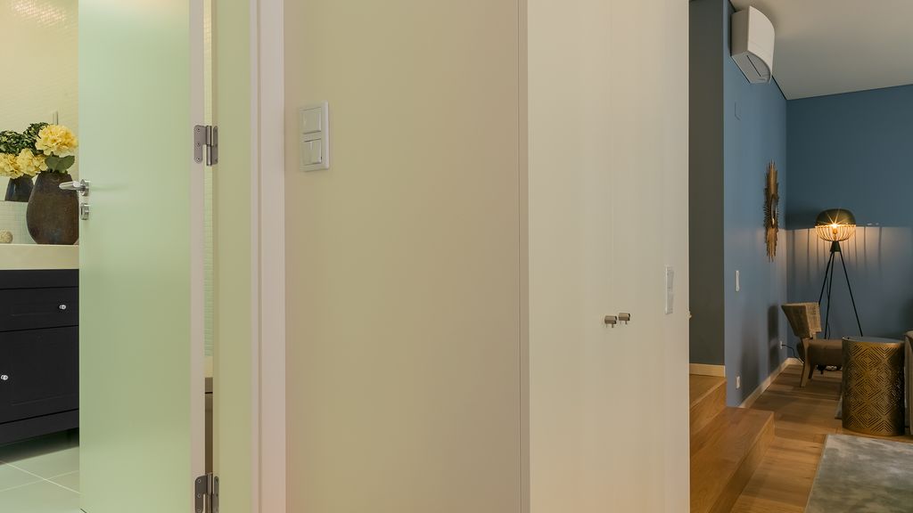 Central 2BDR Apartment with Balcony by LovelyStay