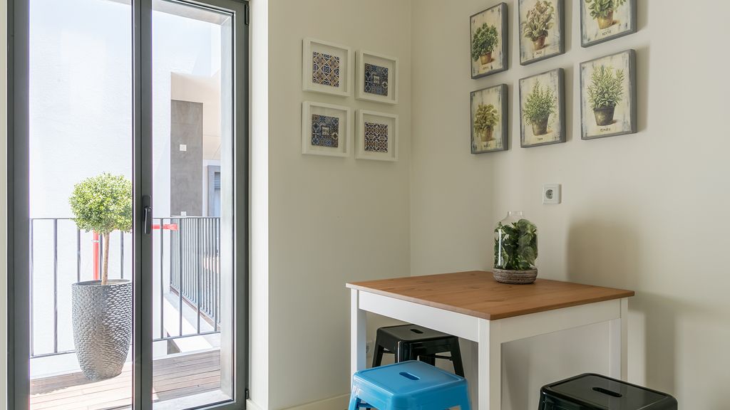 Central 2BDR Apartment with Balcony by LovelyStay