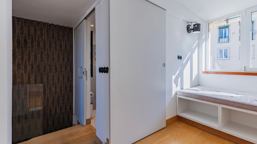1BDR Apartment w/ Terrace and View by LovelyStay