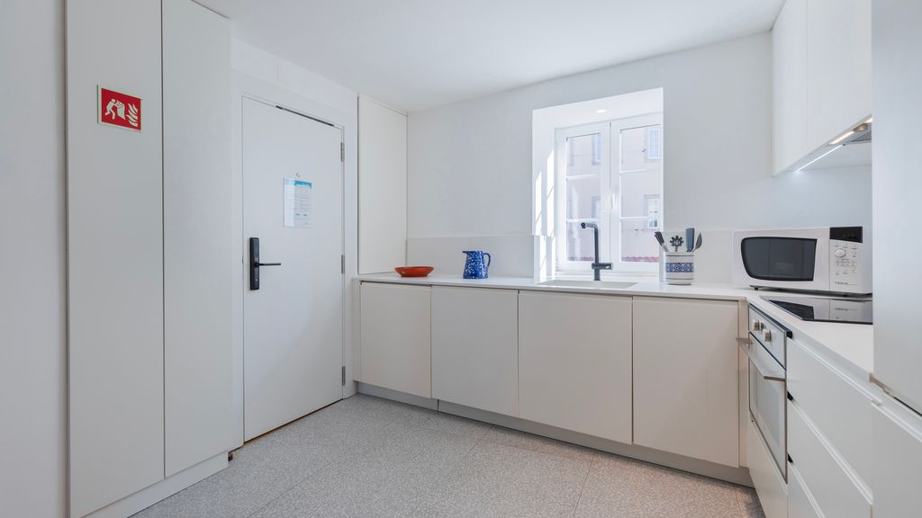 1BDR Apartment w/ Terrace and View by LovelyStay