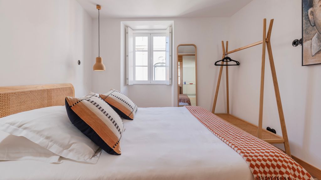 1BDR Apartment w/ Terrace and View by LovelyStay
