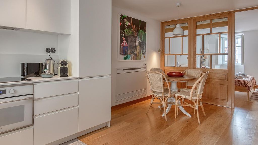 1BDR Apartment w/ Terrace and View by LovelyStay