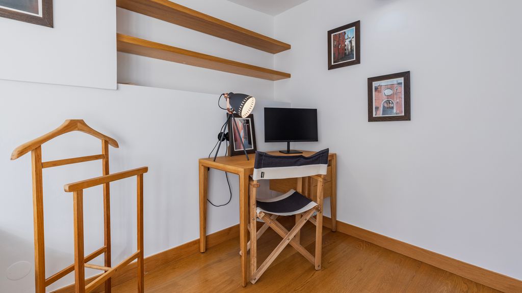 1BDR Apartment w/ Terrace and View by LovelyStay