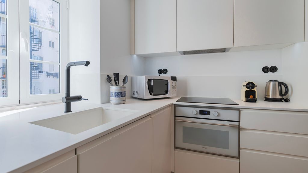 1BDR Apartment w/ Terrace and View by LovelyStay