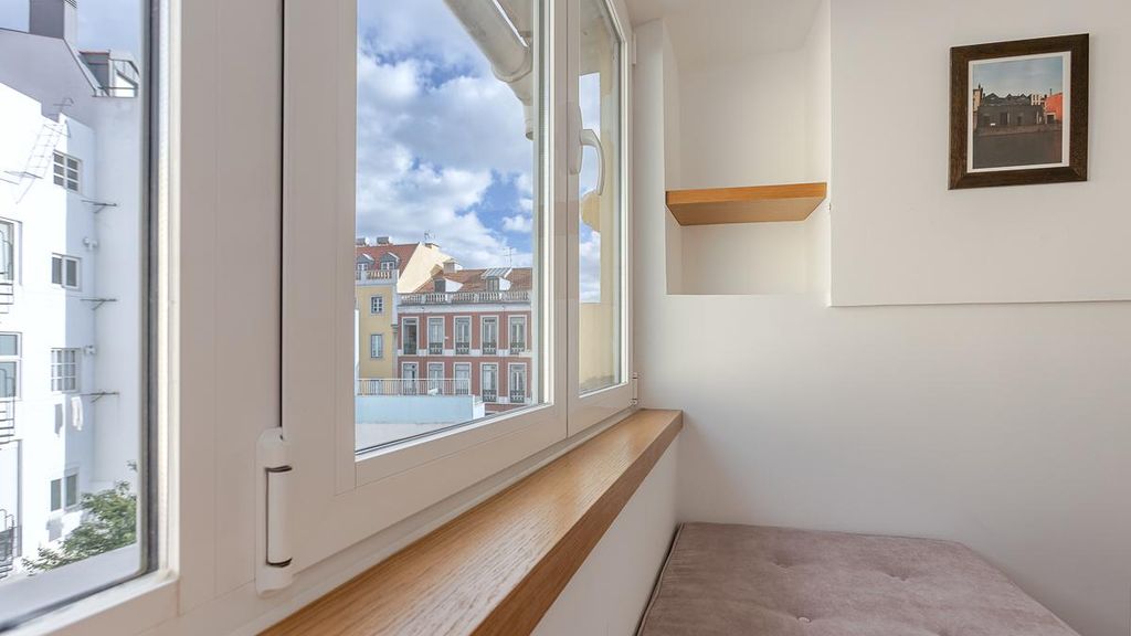 1BDR Apartment w/ Terrace and View by LovelyStay