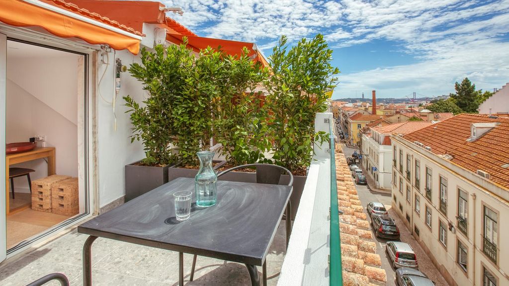 1BDR Apartment w/ AC and Terrace by LovelyStay