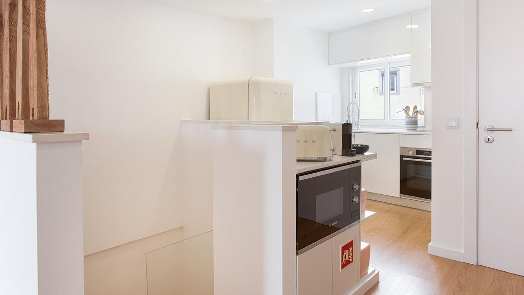 1BDR Apartment w/ AC and Terrace by LovelyStay