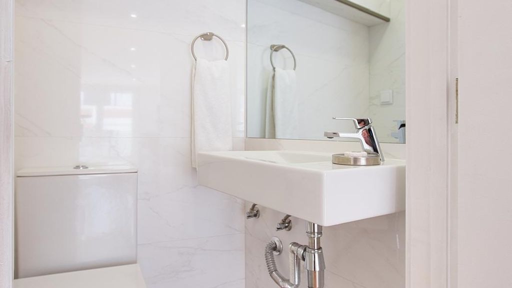 1BDR Apartment w/ AC and Terrace by LovelyStay
