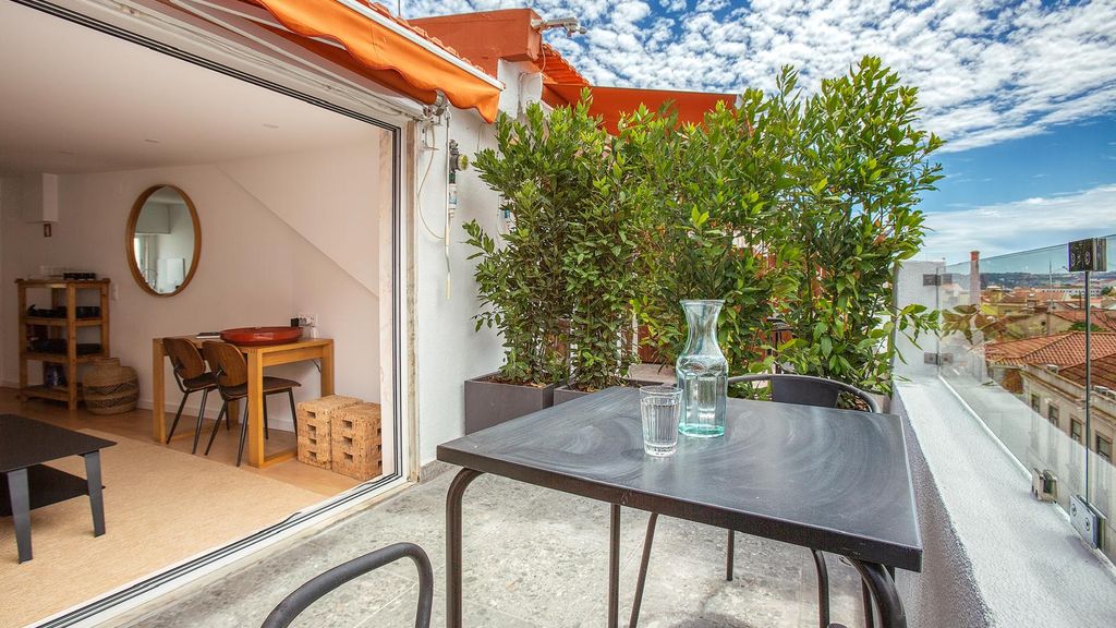 1BDR Apartment w/ AC and Terrace by LovelyStay