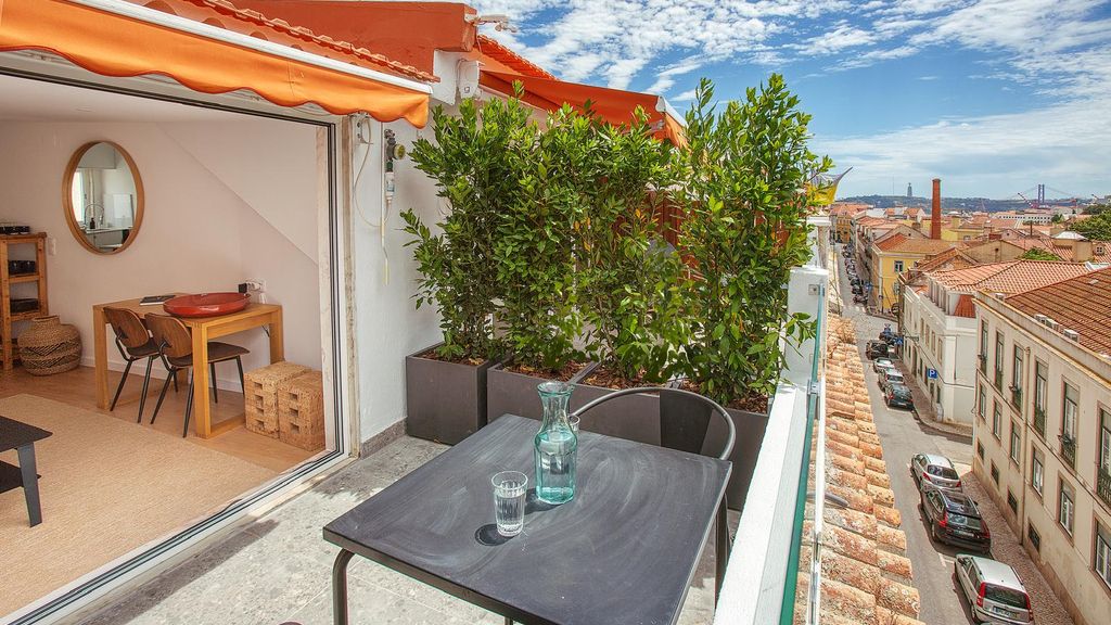 1BDR Apartment w/ AC and Terrace by LovelyStay