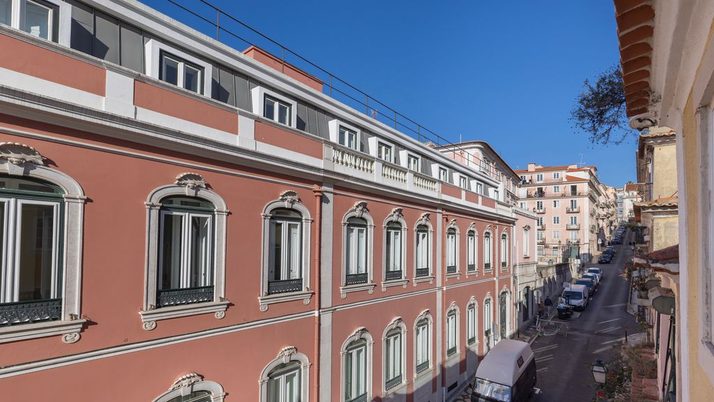 1BDR Apartment w/ AC and Terrace by LovelyStay
