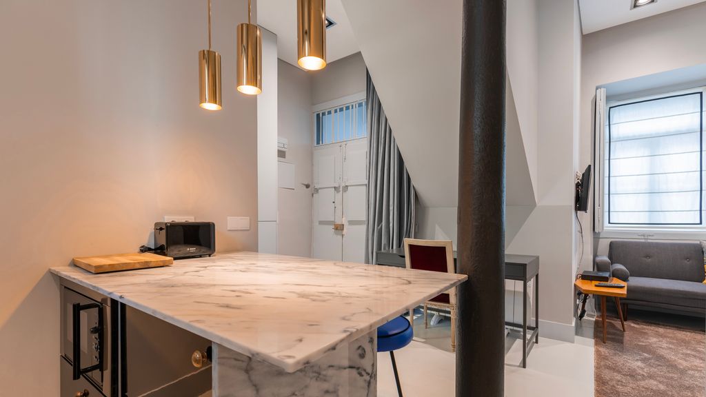 Elegant Apartment in Bairro Alto by LovelyStay