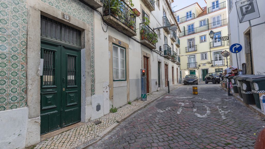 Elegant Apartment in Bairro Alto by LovelyStay