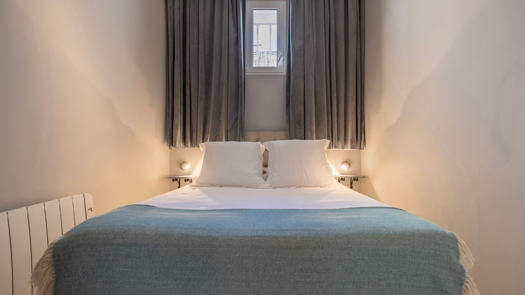 Elegant Apartment in Bairro Alto by LovelyStay