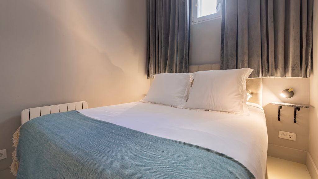 Elegant Apartment in Bairro Alto by LovelyStay