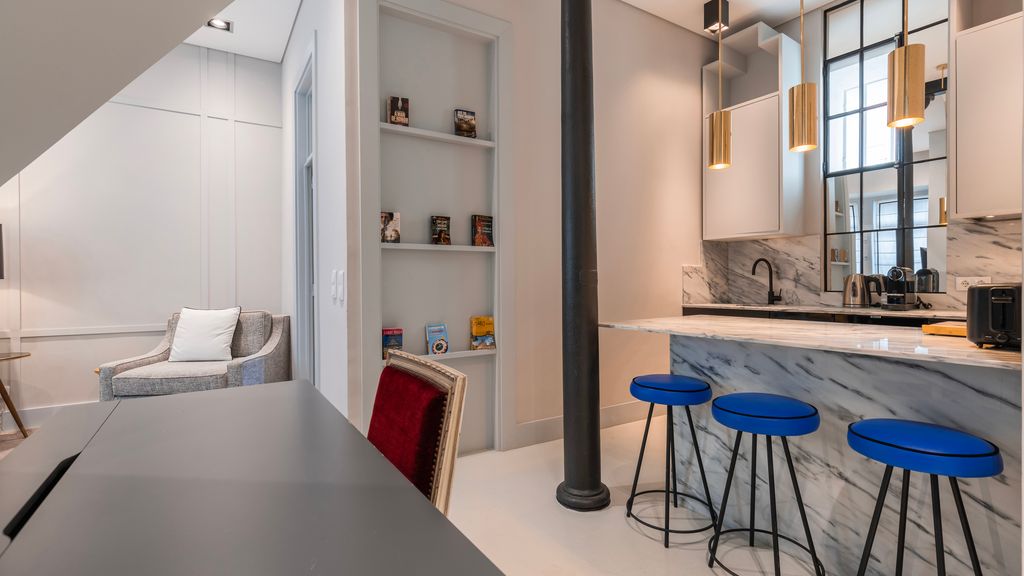 Elegant Apartment in Bairro Alto by LovelyStay