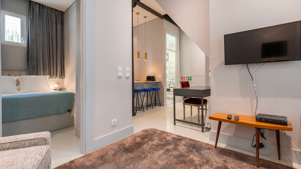 Elegant Apartment in Bairro Alto by LovelyStay