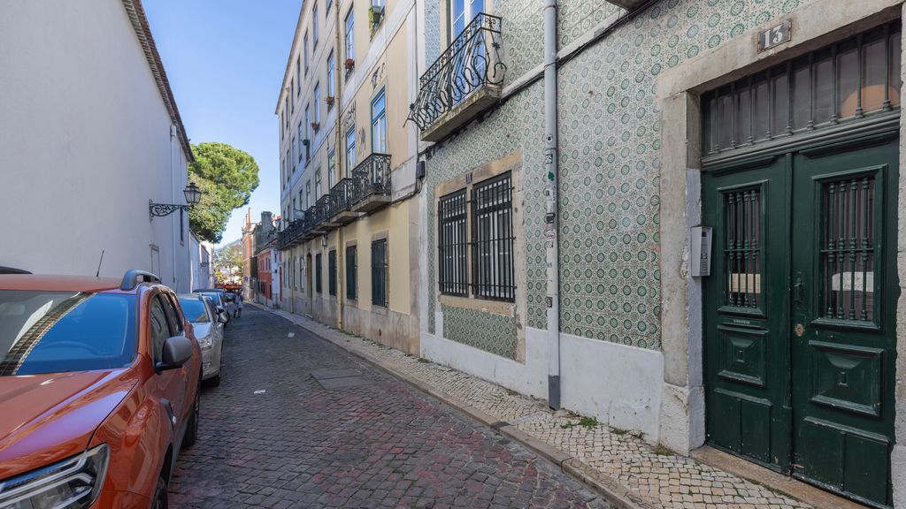Elegant Apartment in Bairro Alto by LovelyStay