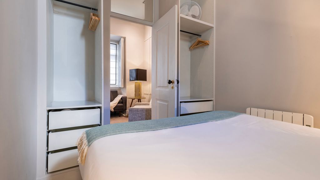 Elegant Apartment in Bairro Alto by LovelyStay