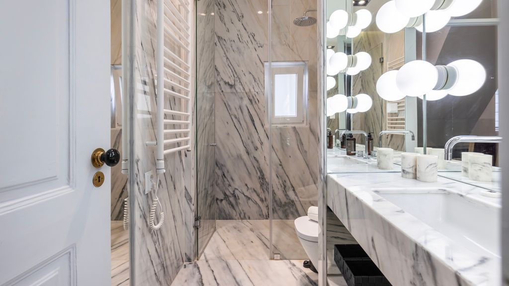 Elegant Apartment in Bairro Alto by LovelyStay