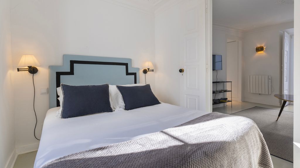 Charming Apartment in Bairro Alto by LovelyStay