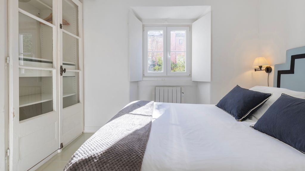 Charming Apartment in Bairro Alto by LovelyStay